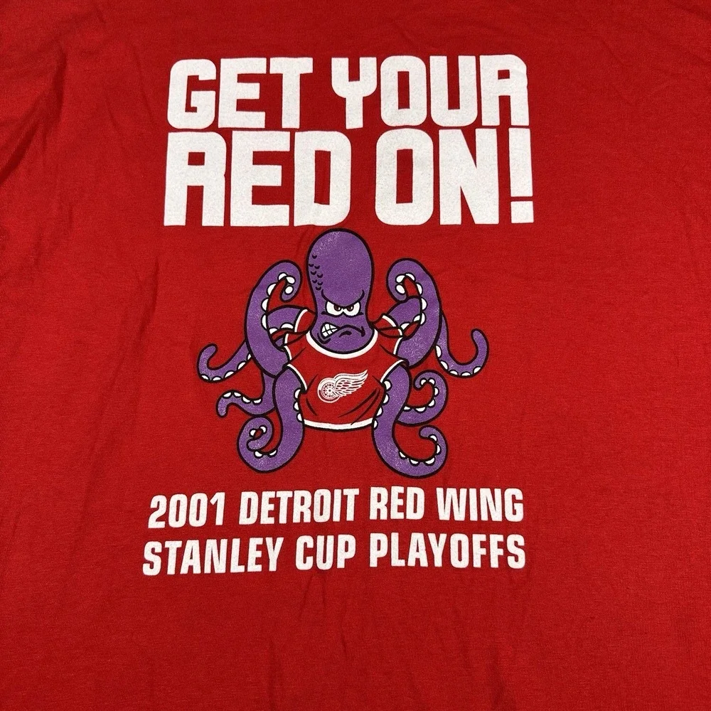 Detroit Red Wings Vintage 2001 Stanley Cup Playoffs Get Your Red On T-Shirt‎ XL